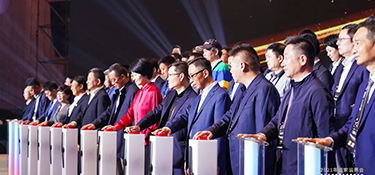 2021年度家裝兩會盛裝召開丨銘品裝飾董事長做專題演講，解讀設(shè)計化和部品趨勢！
