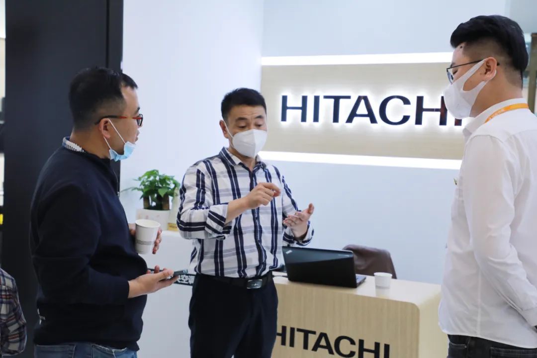 開業(yè)當(dāng)天 業(yè)主齊聚銘品裝飾 實(shí)地體驗(yàn)澎湃星城服務(wù)