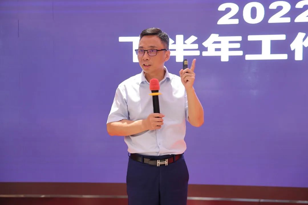 銘品裝飾總裁張一良先生對半年度工作作點(diǎn)評寄語